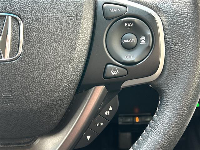 フリード クロスター　純正ナビＶＸＭ－２２４ＶＦｉ　フルセグＴＶ　両側電動ドア　バックカメラ　前席シートヒーター　レーダークルコン　ハーフレザーシート　衝突軽減装置　ナビステアリングスイッチ　ＥＴＣ　ワイパーデアイサー（10枚目）