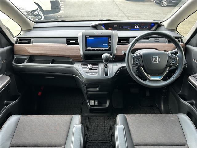 フリード クロスター　純正ナビＶＸＭ－２２４ＶＦｉ　フルセグＴＶ　両側電動ドア　バックカメラ　前席シートヒーター　レーダークルコン　ハーフレザーシート　衝突軽減装置　ナビステアリングスイッチ　ＥＴＣ　ワイパーデアイサー（42枚目）