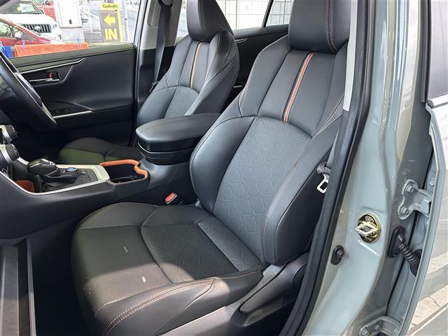 RAV4 アドベンチャー 4WD 純正ナビFM/AM/フルセグ Bluetooth クルーズコントロール 全周囲バックカメラ 車線逸脱防止 衝突軽減ブレーキ 電動パーキングブレーキ 横滑り防止装置 ルーフレール シートヒーター(37枚目)