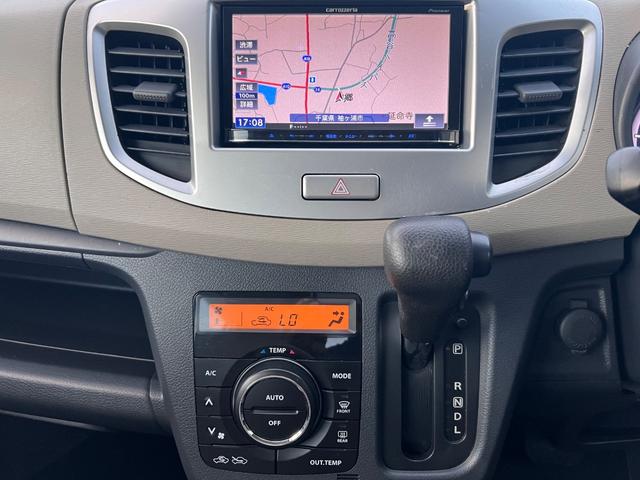 ワゴンＲ ＦＸ－Ｅ　ナビ　キーレスエントリー　電動格納ミラー　ベンチシート　ＣＶＴ　盗難防止システム　ＡＢＳ　Ｂｌｕｅｔｏｏｔｈ　アルミホイール　衝突安全ボディ　エアコン　パワーステアリング　パワーウィンドウ（3枚目）