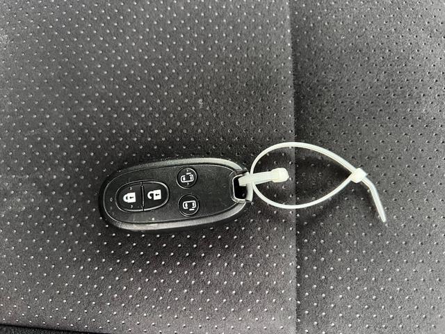パレットＳＷ リミテッドＩＩ　ＥＴＣ　両側電動スライドドア　ＴＶ　ＨＩＤ　スマートキー　電動格納ミラー　シートヒーター　ベンチシート　ＣＶＴ　盗難防止システム　ＡＢＳ　アルミホイール　衝突安全ボディ　エアコン　パワーステアリング（8枚目）