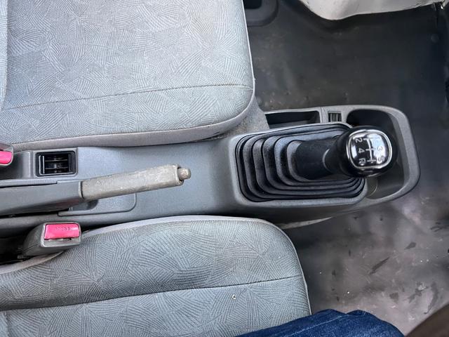 ミニキャブトラック Ｖタイプ　軽トラック　三方開　ＭＴ　エアコン（5枚目）