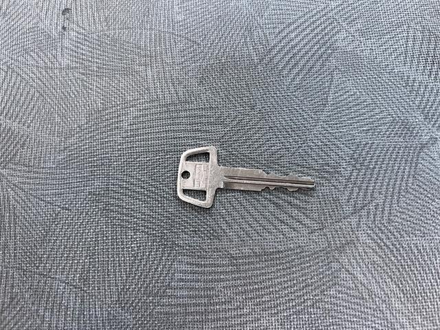 ミニキャブトラック Ｖタイプ　軽トラック　三方開　ＭＴ　エアコン（8枚目）