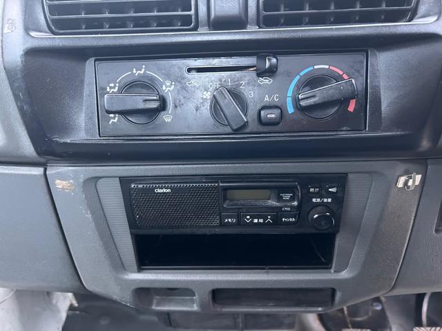 ミニキャブトラック Ｖタイプ　軽トラック　三方開　ＭＴ　エアコン（23枚目）