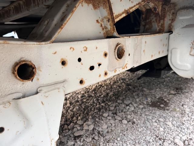 ミニキャブトラック Ｖタイプ　軽トラック　三方開　ＭＴ　エアコン（35枚目）