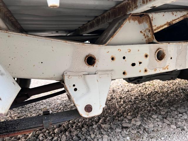 ミニキャブトラック Ｖタイプ　軽トラック　三方開　ＭＴ　エアコン（40枚目）