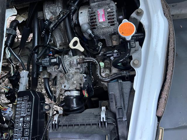 ミニキャブトラック Ｖタイプ　軽トラック　三方開　ＭＴ　エアコン（56枚目）