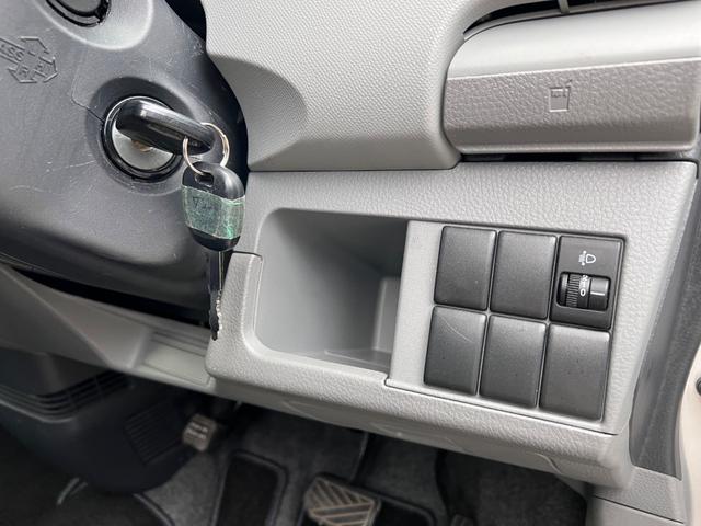 ワゴンＲ 車いす移動車　前部固定ベルト仕様車　電動固定・リヤシート付　福祉車輌　ＥＴＣ　ＴＶ　電動格納ミラー　ＡＴ　ＣＤ　エアコン　パワーステアリング　パワーウィンドウ（6枚目）