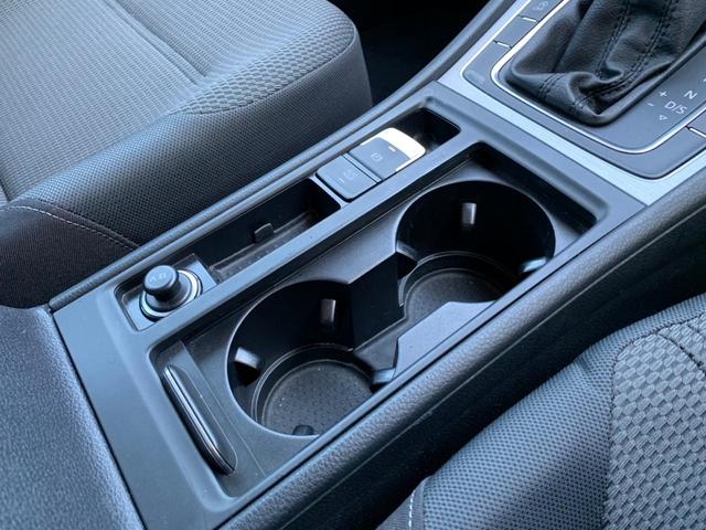 TSIコンフォートラインブルーモーションテクノロジー 2015yモデル 衝突軽減ブレーキ 追従クルーズ I-STOP ディスカバープロ フルセグ DVD Bluetooth バックカメラ ETC 純正16AW キセノン ドアバイザー オートライト(34枚目)