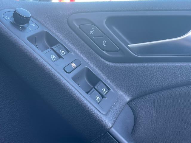 TSIトレンドラインブルーモーションテクノロジー 2012yモデル 純正ナビ(フルセグ/DVD/CD/Bluetooth) バックカメラ ETC ドアバイザー 15AW Fフォグライト(39枚目)