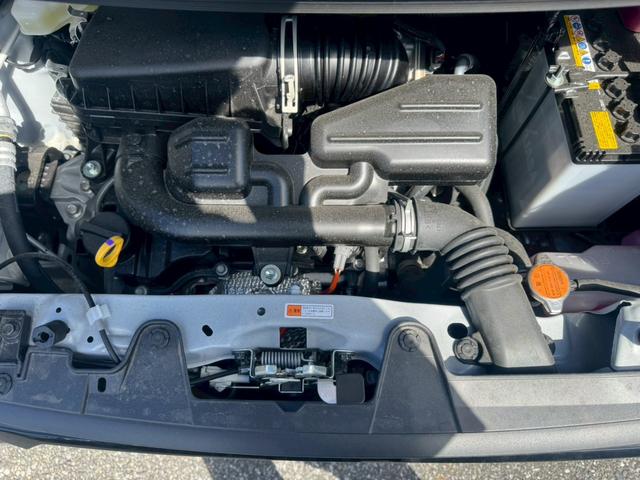 タント カスタムＸ　届出済未使用車　衝突軽減ブレーキ　障害物センサー　両側パワースライドドア　アイドリングストップ　スマートキー　プッシュスタート　ＬＥＤヘッドライト　横滑り防止　シートヒーター　スペアキー（12枚目）