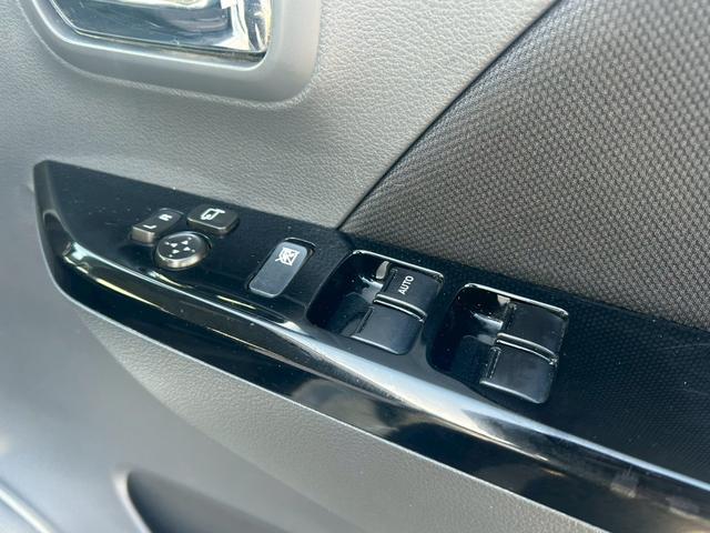 ワゴンＲスティングレー Ｘ　修復歴なし　ナビ　スマートキー　プッシュスタート　アイドリングストップ　ＨＩＤヘッドライト　オートエアコン　ドアバイザー　プライバシーガラス　ウインカーミラー　ベンチシート　整備保証付（32枚目）