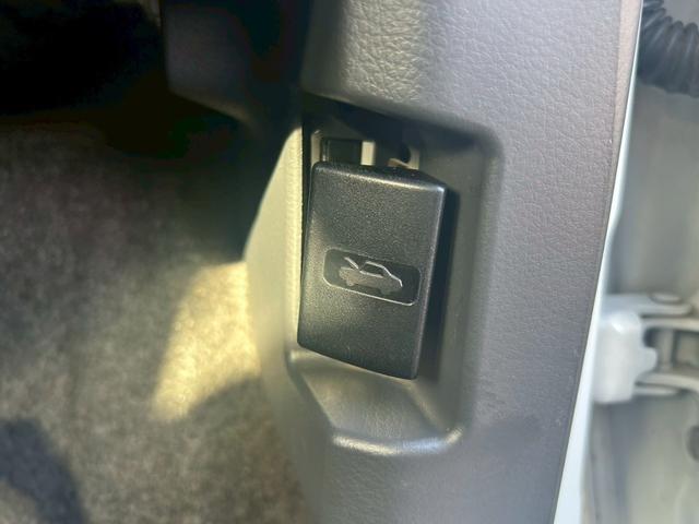 ワゴンＲスティングレー Ｘ　修復歴なし　ナビ　スマートキー　プッシュスタート　アイドリングストップ　ＨＩＤヘッドライト　オートエアコン　ドアバイザー　プライバシーガラス　ウインカーミラー　ベンチシート　整備保証付（61枚目）