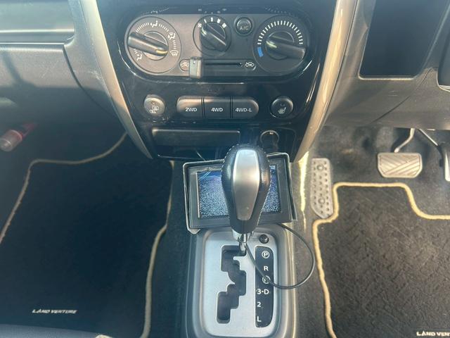 KiNDはニーズに合わせたオーダーメイドな買い方ができる■ドラレコやバックカメラなどのオプション装備から業界高水準の充実の有償保証をご用意■組み合わせ方は約2,000通り!!■