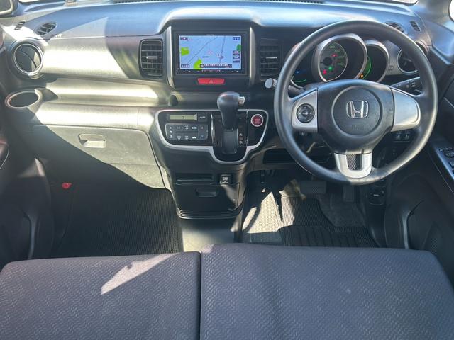 Ｎ－ＢＯＸ Ｇ　ＳＳパッケージ　修復歴なし　ナビ　バックカメラ　両側パワースライドドア　スマートキー　プッシュスタート　オートエアコン　ドアバイザー　プライバシーガラス　ベンチシート　ウインカーミラー　整備保証付（5枚目）