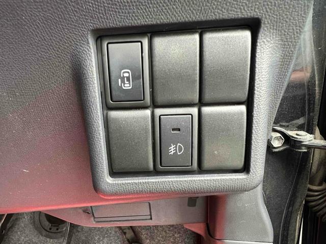 ルークス ハイウェイスター　両側スライド・片側電動　ナビ　ＴＶ　オートライト　ＨＩＤ　スマートキー　電動格納ミラー　ベンチシート　ＣＶＴ　盗難防止システム　ＡＢＳ　ＣＤ　アルミホイール　衝突安全ボディ　エアコン（8枚目）