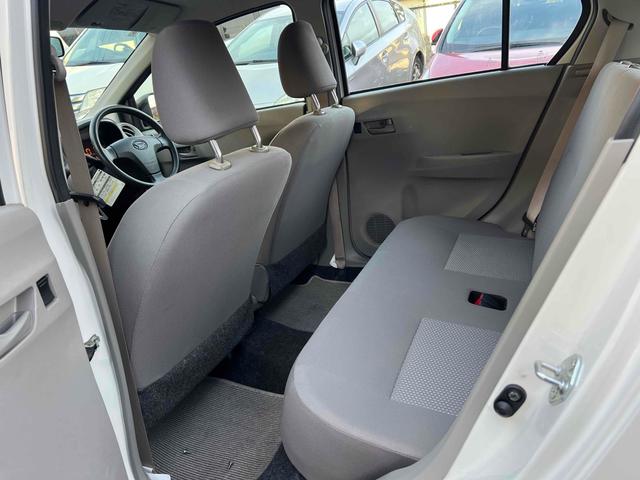 ミライース Ｄ　ＥＴＣ　キーレスエントリー　アイドリングストップ　ＣＶＴ　ＡＢＳ　ＣＤ　衝突安全ボディ　エアコン　パワーステアリング　パワーウィンドウ（29枚目）