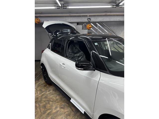 スイフトスポーツ ＺＣ３３Ｓ　ファイナルエディション　スイフトスポーツファイナルエディション特別仕様　ＭＴ６　ワンオーナー　禁煙車　オートクルーズコントロール　レーンアシスト　ブラック２トンルーフ　ＬＥＤヘッドランプ　アルミホイール　スマートキー（5枚目）