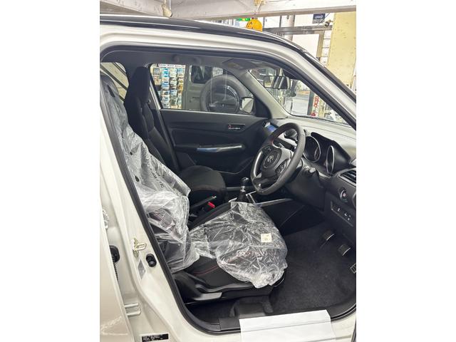 スイフトスポーツ ＺＣ３３Ｓ　ファイナルエディション　スイフトスポーツファイナルエディション特別仕様　ＭＴ６　ワンオーナー　禁煙車　オートクルーズコントロール　レーンアシスト　ブラック２トンルーフ　ＬＥＤヘッドランプ　アルミホイール　スマートキー（6枚目）