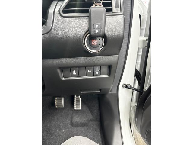 スイフトスポーツ ＺＣ３３Ｓ　ファイナルエディション　スイフトスポーツファイナルエディション特別仕様　ＭＴ６　ワンオーナー　禁煙車　オートクルーズコントロール　レーンアシスト　ブラック２トンルーフ　ＬＥＤヘッドランプ　アルミホイール　スマートキー（15枚目）