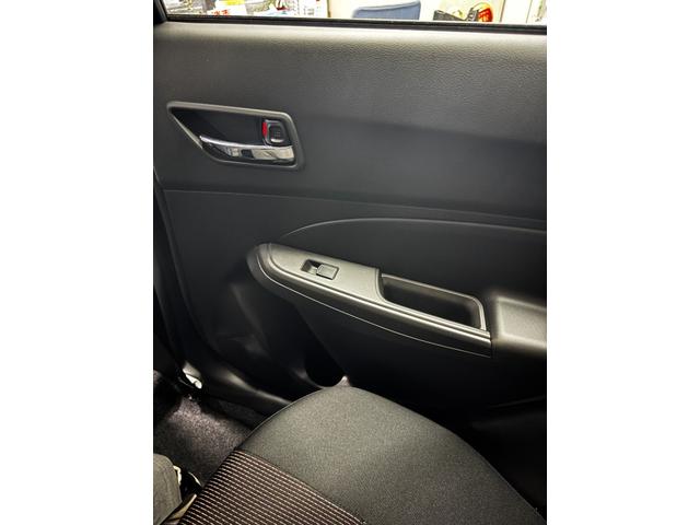 スイフトスポーツ ＺＣ３３Ｓ　ファイナルエディション　スイフトスポーツファイナルエディション特別仕様　ＭＴ６　ワンオーナー　禁煙車　オートクルーズコントロール　レーンアシスト　ブラック２トンルーフ　ＬＥＤヘッドランプ　アルミホイール　スマートキー（61枚目）