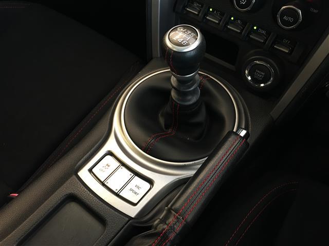 GT 6MT・社外HDDナビ・地デジ・バックカメラ・プッシュスタート ・スマートキー・LED・オートライト・フォグランプ・TRDフルエアロ・フロント/サイドスポイラー・ETC・社外レーダー・純正17AW(7枚目)