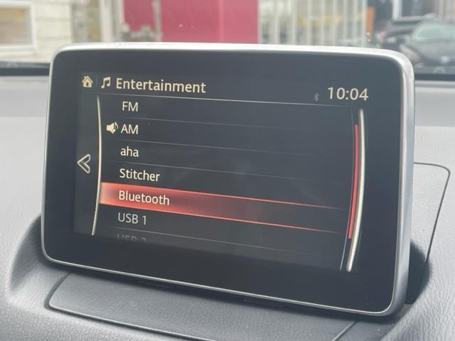 デミオ ＸＤツーリング　Ｌパッケージ　マツダコネクト　ＢＴ　白革シート　ビルトインＥＴＣ　ＨＵＤ　黒革ステアリング　ステリモ　クルコン　純正ドアバイザー　純正マット　プッシュスタート　スマートキー　スペアキー　電格ミラー　ＵＳＢ　取説（4枚目）