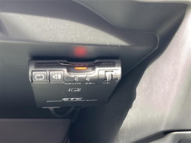 ノート e-パワー メダリスト ワンオーナー エマージェンシーブレーキ アラウンドビューモニター デジタルインナーミラー オーディオ USB ETC LEDヘッドライト オートライト レーンキープ ハーフレザーシート スマートキー(7枚目)