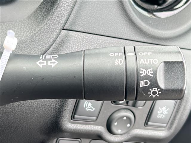 ノート e-パワー メダリスト ワンオーナー エマージェンシーブレーキ アラウンドビューモニター デジタルインナーミラー オーディオ USB ETC LEDヘッドライト オートライト レーンキープ ハーフレザーシート スマートキー(11枚目)