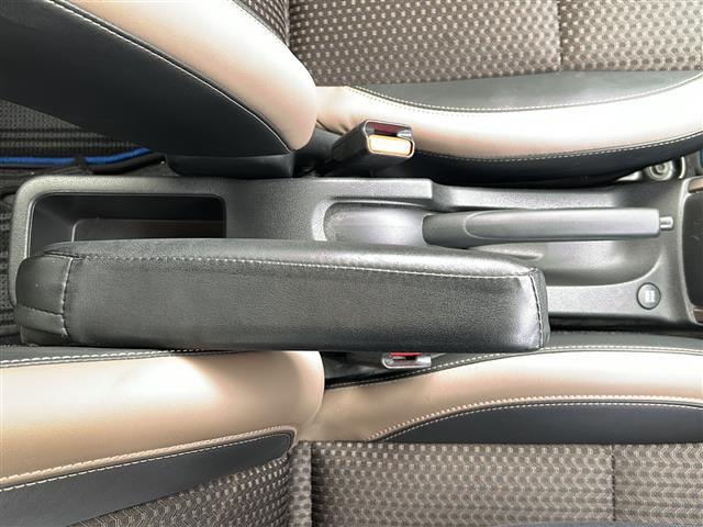 ノート e-パワー メダリスト ワンオーナー エマージェンシーブレーキ アラウンドビューモニター デジタルインナーミラー オーディオ USB ETC LEDヘッドライト オートライト レーンキープ ハーフレザーシート スマートキー(15枚目)