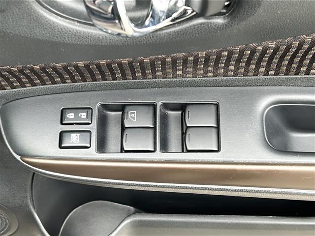 ノート e-パワー メダリスト ワンオーナー エマージェンシーブレーキ アラウンドビューモニター デジタルインナーミラー オーディオ USB ETC LEDヘッドライト オートライト レーンキープ ハーフレザーシート スマートキー(17枚目)