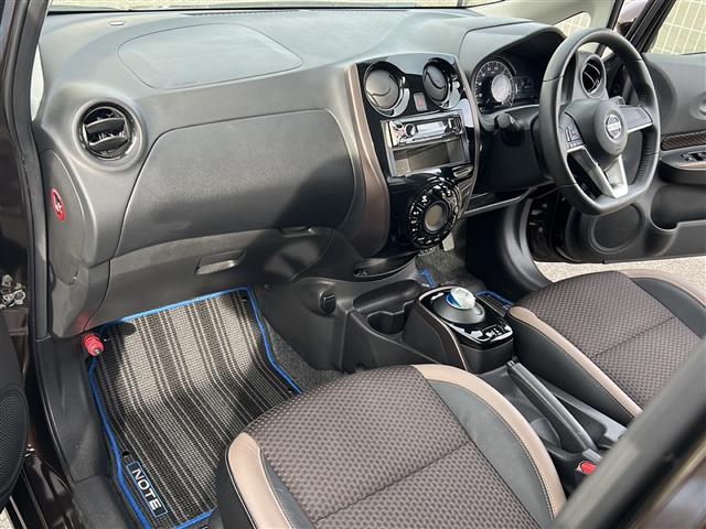 ノート e-パワー メダリスト ワンオーナー エマージェンシーブレーキ アラウンドビューモニター デジタルインナーミラー オーディオ USB ETC LEDヘッドライト オートライト レーンキープ ハーフレザーシート スマートキー(25枚目)