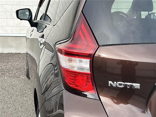 ノート e-パワー メダリスト ワンオーナー エマージェンシーブレーキ アラウンドビューモニター デジタルインナーミラー オーディオ USB ETC LEDヘッドライト オートライト レーンキープ ハーフレザーシート スマートキー(33枚目)