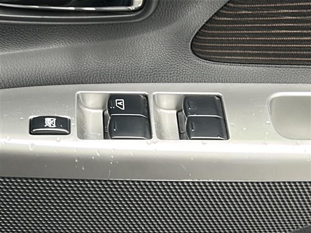eKカスタム G SDナビ バックC フルセグ BT ETC スマートキー スペアキー D席シートヒーター 電格ミラー 純正ドアバイザー 純正フロアマット 黒革巻きステアリング HID 社外冬タイヤ付14インチAW車載(4枚目)