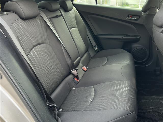 プリウス S バックカメラ 4WD LEDヘッドライト 純正ホイール Bluetooth ドライブレコーダー ETC 純正ナビ クルコン 純正フロアマット オートライト ドアバイザー 電格ミラー 盗難防止センサー(25枚目)