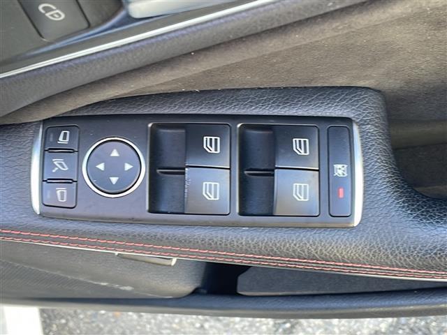 CLAクラス CLA180 AMGライン AMG 純ナビ フルセグTV BT BSM D席Pシート 前後Pセンサー シートメモリ 追従クルコン レーンキープ ECOモード ステリモ 電子P 純正フロアマット 黒革巻ステアリング リモコンキー(5枚目)