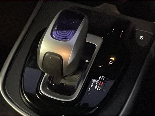 グレイス ハイブリッドEX 4WD 純正ナビ ワンセグTV Bluetooth バックカメラ オートクルーズ パドルシフト ETC ハーフレザーシート 前席シートヒーター 革巻きステアリング オートライト フォグランプ スマキー(14枚目)