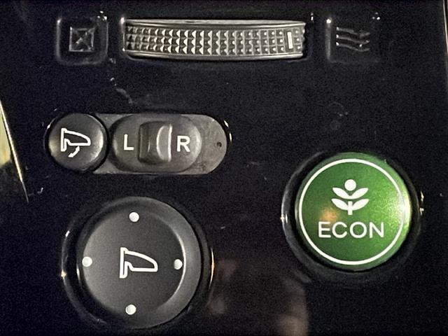 グレイス ハイブリッドEX 4WD 純正ナビ ワンセグTV Bluetooth バックカメラ オートクルーズ パドルシフト ETC ハーフレザーシート 前席シートヒーター 革巻きステアリング オートライト フォグランプ スマキー(17枚目)