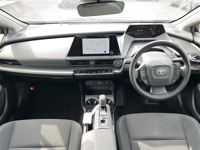プリウス G 4WD 寒冷地仕様 純正ナビ フルセグTV Bluetooth バックカメラ トヨタセーフティセンス 前席シートヒーター レーダークルーズ クリアランスソナー LEDヘッドライト スマートキー(2枚目)