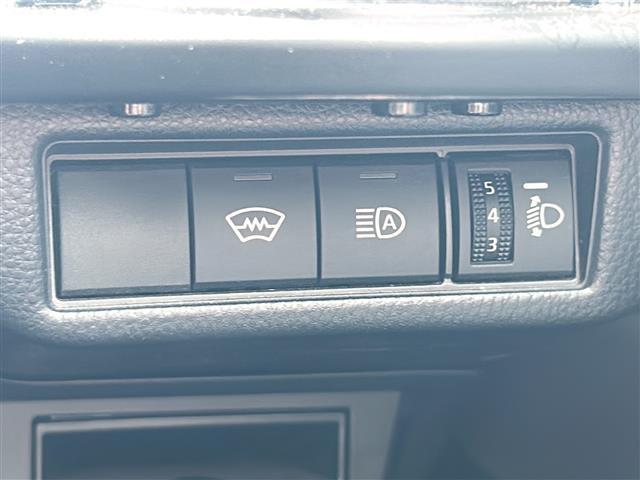 プリウス G 4WD 寒冷地仕様 純正ナビ フルセグTV Bluetooth バックカメラ トヨタセーフティセンス 前席シートヒーター レーダークルーズ クリアランスソナー LEDヘッドライト スマートキー(9枚目)