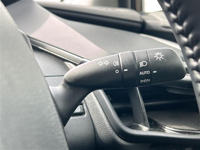 プリウス G 4WD 寒冷地仕様 純正ナビ フルセグTV Bluetooth バックカメラ トヨタセーフティセンス 前席シートヒーター レーダークルーズ クリアランスソナー LEDヘッドライト スマートキー(12枚目)