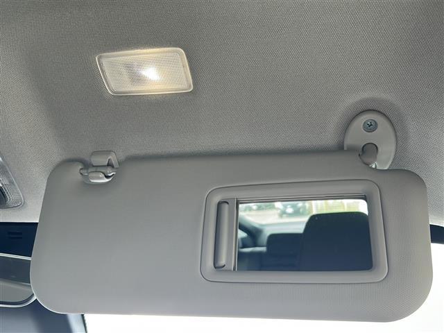 プリウス G 4WD 寒冷地仕様 純正ナビ フルセグTV Bluetooth バックカメラ トヨタセーフティセンス 前席シートヒーター レーダークルーズ クリアランスソナー LEDヘッドライト スマートキー(20枚目)