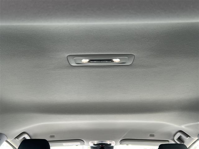 プリウス G 4WD 寒冷地仕様 純正ナビ フルセグTV Bluetooth バックカメラ トヨタセーフティセンス 前席シートヒーター レーダークルーズ クリアランスソナー LEDヘッドライト スマートキー(28枚目)