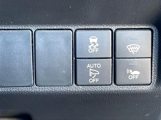 シャトル ハイブリッドＸ　４ＷＤ　ナビ　フルセグＴＶ　シティブレーキ　クルーズコントロール　ＥＴＣ　パドルシフト　ハーフレザーシート　革巻きステアリング　オートライト　フォグランプ　社外アルミホイール　横滑り防止　スマートキー（6枚目）