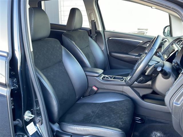 シャトル ハイブリッドＸ　４ＷＤ　ナビ　フルセグＴＶ　シティブレーキ　クルーズコントロール　ＥＴＣ　パドルシフト　ハーフレザーシート　革巻きステアリング　オートライト　フォグランプ　社外アルミホイール　横滑り防止　スマートキー（15枚目）