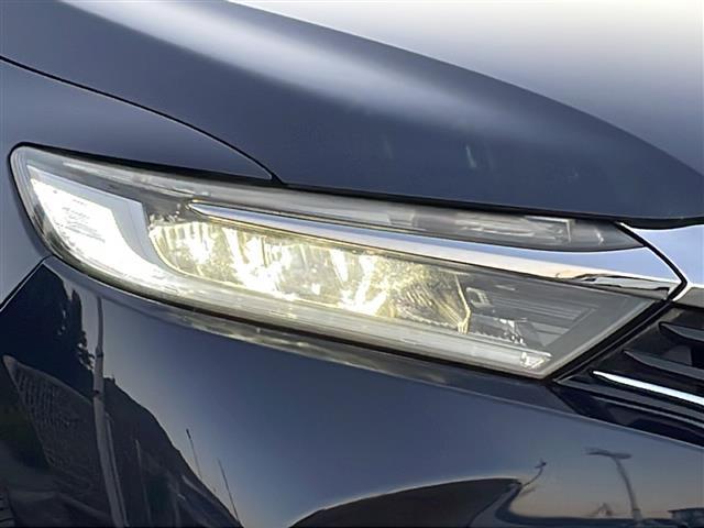 シャトル ハイブリッドＸ　４ＷＤ　ナビ　フルセグＴＶ　シティブレーキ　クルーズコントロール　ＥＴＣ　パドルシフト　ハーフレザーシート　革巻きステアリング　オートライト　フォグランプ　社外アルミホイール　横滑り防止　スマートキー（27枚目）