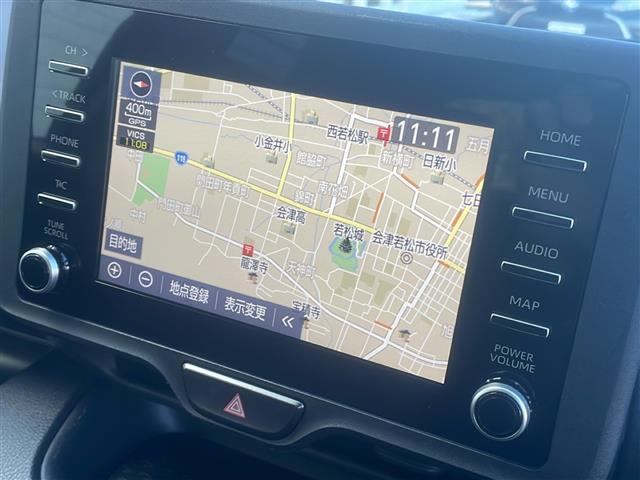 ヤリス Ｘ　４ＷＤ　寒冷地仕様　純正ナビ　ｂｌｕｅｔｏｏｔｈ　バックカメラ　衝突被害軽減ブレーキ　クルーズコントロール追従有　コーナーセンサー　ＥＴＣ　レーンキープアシスト　純正フロアマット　スマートキー（3枚目）