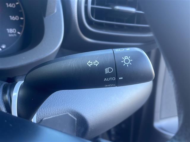 ヤリス Ｘ　４ＷＤ　寒冷地仕様　純正ナビ　ｂｌｕｅｔｏｏｔｈ　バックカメラ　衝突被害軽減ブレーキ　クルーズコントロール追従有　コーナーセンサー　ＥＴＣ　レーンキープアシスト　純正フロアマット　スマートキー（17枚目）
