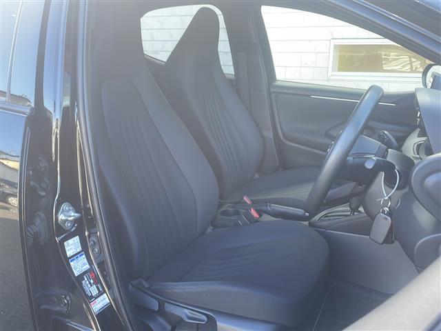 ヤリス Ｘ　４ＷＤ　寒冷地仕様　純正ナビ　ｂｌｕｅｔｏｏｔｈ　バックカメラ　衝突被害軽減ブレーキ　クルーズコントロール追従有　コーナーセンサー　ＥＴＣ　レーンキープアシスト　純正フロアマット　スマートキー（20枚目）