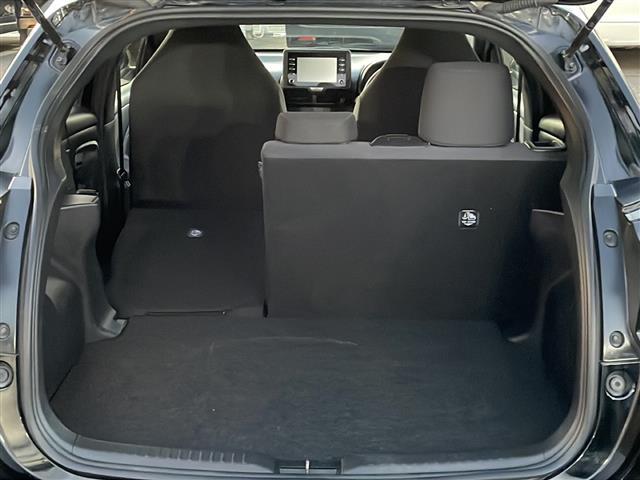 ヤリス Ｘ　４ＷＤ　寒冷地仕様　純正ナビ　ｂｌｕｅｔｏｏｔｈ　バックカメラ　衝突被害軽減ブレーキ　クルーズコントロール追従有　コーナーセンサー　ＥＴＣ　レーンキープアシスト　純正フロアマット　スマートキー（27枚目）